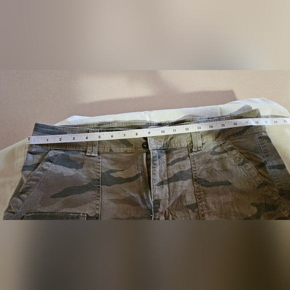 Camouflage Shorts - Picture 4 of 6